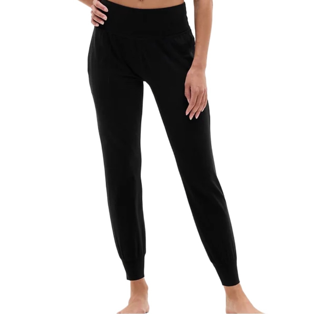Athleta Salutation Jogger in Powervita